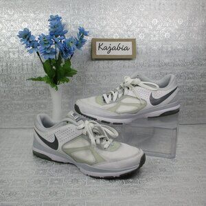 NIKE Tennis Shoes. Like new. Size 9